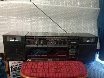 Prodám radiomagnetofon Toshiba RT-7055