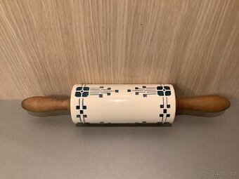 Porcelánový váleček