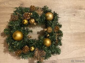 Vánoční věnec, umělý