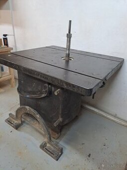 Spodni frézka Rikow