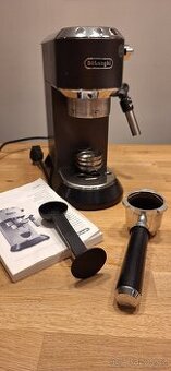 Kávovar DéLonghi EC685