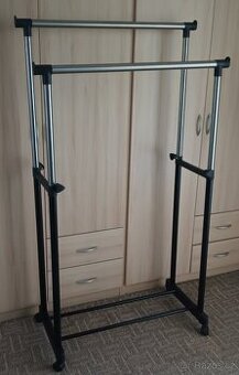 2x dvojitý věšák na oblečení