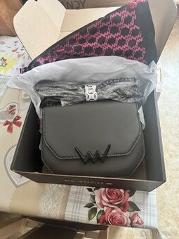 Nová kabelka s visačkou - 1