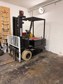 Elektrický vysokozdvižný vozík Clark 3tuna za 49.000Kč