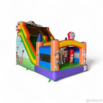 Lapkova velka s hřištěm skakaci hrad