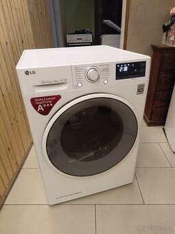 Krásná Sušička LG na 8 kg