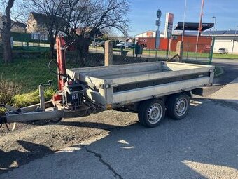 Přívěs dvouosý bržděný 2500Kg  sklápěč s hydraulickou rukou