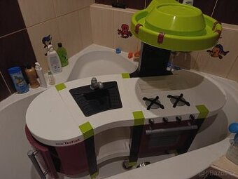 Dětská kuchyňka s příslušenstvím