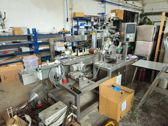 Etiketovací stroj/linka