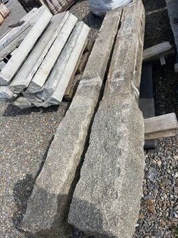 Vratové sloupy žulové