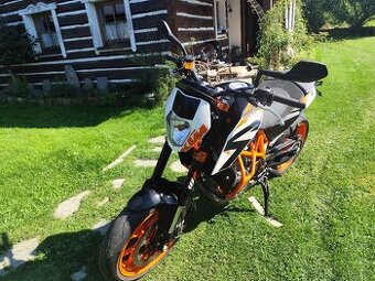 KTM  690 DUKE R