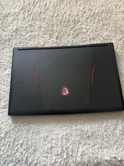 Herní notebook MSI, top stav