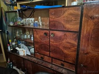 Starožitna nábytková stěna