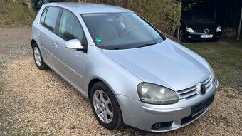VOLKSWAGEN GOLF 1.4TSI, 90KW. SERVISNÍ KNIHA.