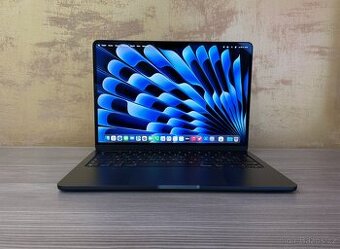 MacBook Air 13" 2025 M4 16GB 256GB inkoustová, baterie 100%