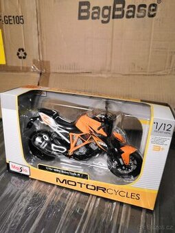 Model motorky KTM