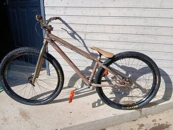 Blkmrkt dirt jump kolo custom BMX MTB