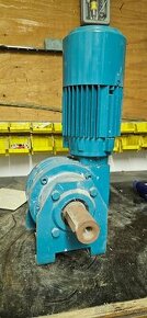 Motor s převodovkou a brzdou- nepoužitý, určený na výtah - 1