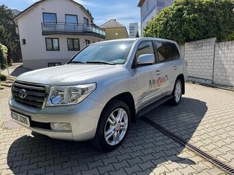 TOYOTA LAND CRUISER 4,5 D L200 TOP STAV