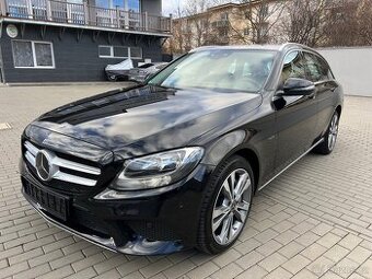Mercedes Benz C 300de model 2021 ACC tažné nez. topení