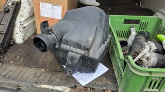 VW T4 111kW - vzduchový filtr 074 129 601 P