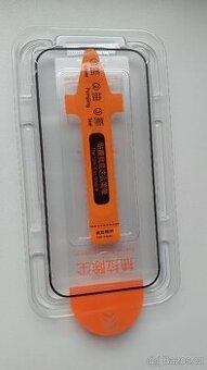 iPhone 16 - sklo s aplikatorem