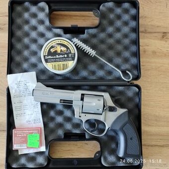 Nový plynový revolver KORA BRNO ráže 9mm.
