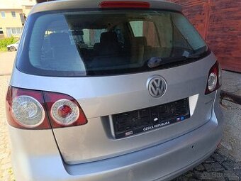 VW Golf V - páté dveře