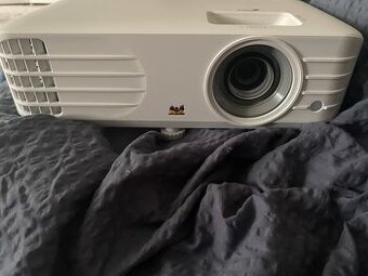 Prodám ViewSonic PX701HDH Full HD projektor – ideální volba