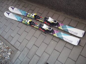 Dámské Carvingové lyže Atomic 152 cm