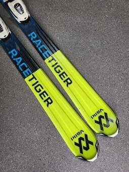 JUNIOR.CARV. LYŽE VOLKL RACETIGER SL JR - 150 CM