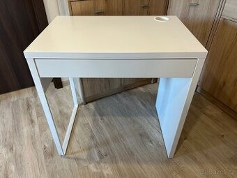 Psací stůl Micke - Ikea