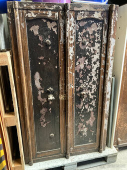 Trezor Popelka dvoudveřový starožitný 12.000 kč