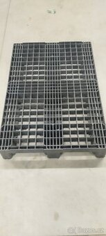 Plastové palety 120x80cm