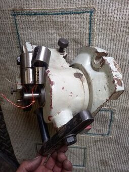 Bruska BN102 - přípravek na podsoustružené frézy