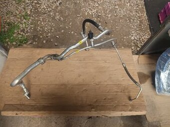 Prodám  klimatrubka potrubí klimatizace ŠKODA Octavia III 25