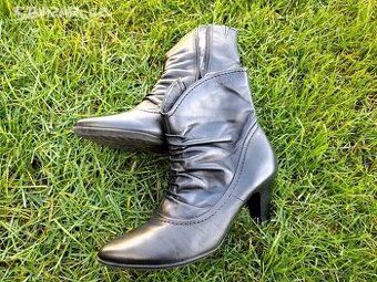 Kožené boty Tamaris 37