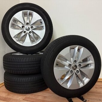 ŠKODA OCTAVIA IV 5x112 R16 ET46+LETNÍ 205/60R16 5mm