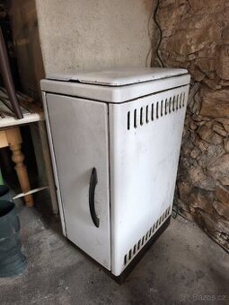 Stará funkční kamna (sporák,kotel)za odvoz