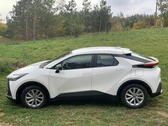 Nabízím na výměnu nebo prodám Toyotu C-HR 2025