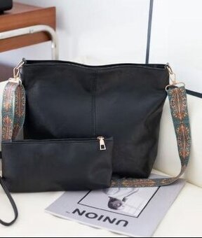 Krásná nová černá kabelka