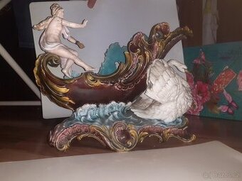 Váza, porcelán, majolika.