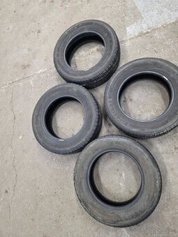 Prodám celoroční zátěžová pneu Firestone 215/60/16c