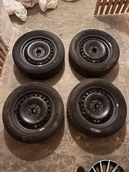 Sada ježděná na Ford Mondeo, vše rovné a bez poškození