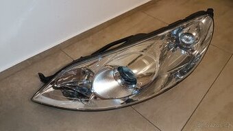 Peugeot 407 levý XENON