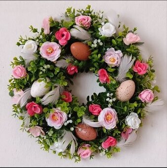 Trvanlivý jarní velikonoční věnec, kytičky
