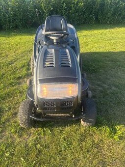 Zahradní trakturek MTD 24hp