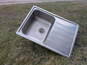 Nerezový dřez ikea