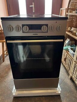 Elektrický sporák Mora C 8678 BS