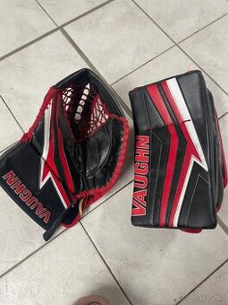 Vaughn V9 ,set Petr Mrazek